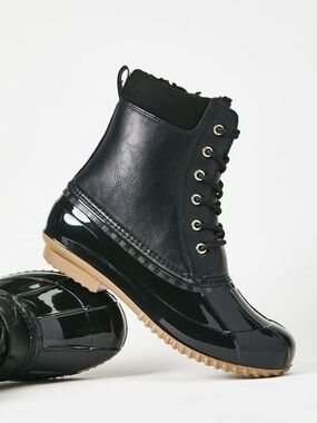 Shoe Dazzle Black & Tan Lace-Up Rain Duck Boots